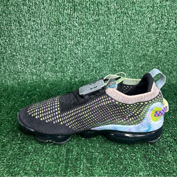 Nike Air VaporMax 2020 Women Size 8.5 Flyknit Black Barely Volt - Picture 7 of 12